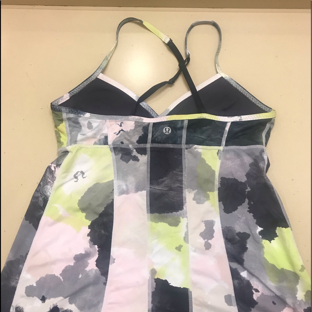 Lululemon size 8 tank - Picture 2 of 2